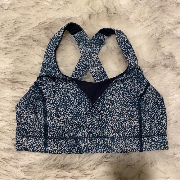 Lululemon In a Flash Sports Bra - Picture 3 of 4